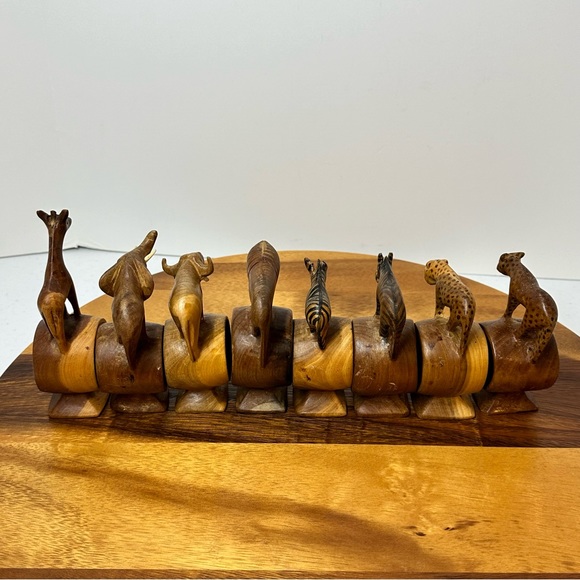 Hand Carved Vintage Wooden Safari Animal Napkin Rings 8 total. - Picture 15 of 17